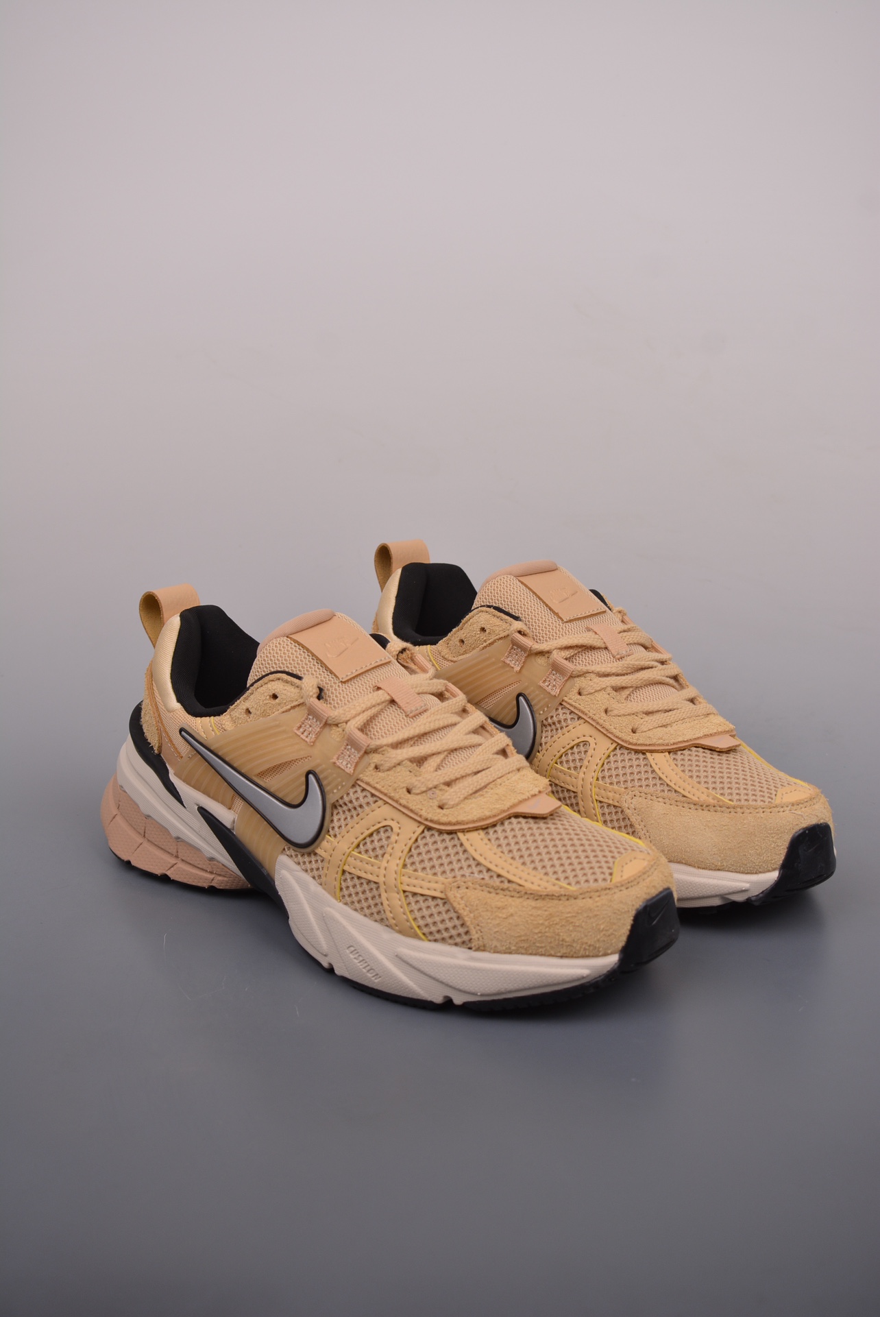 Nike Wmns V2K Runtekk Low Khaki FN6703-200