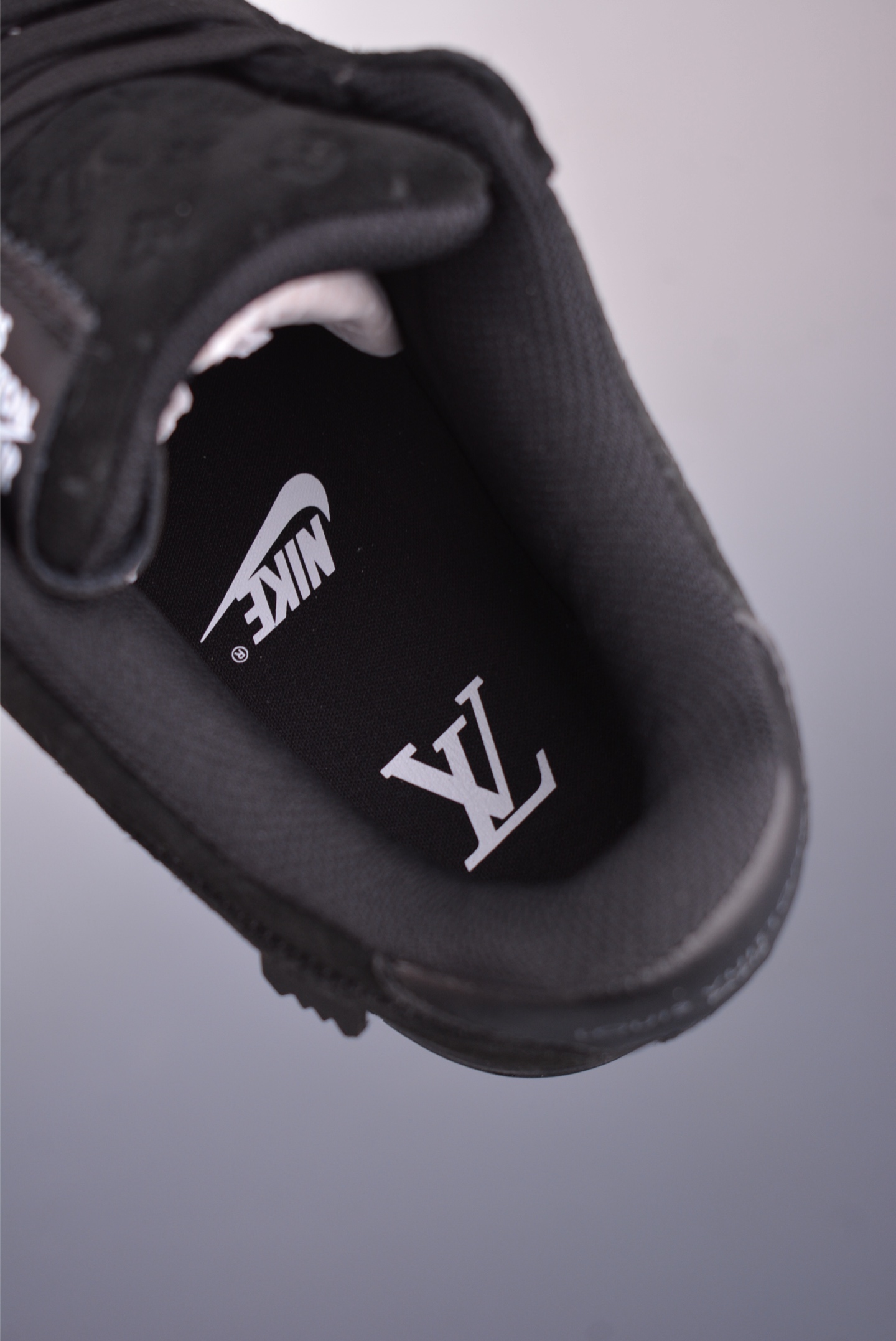 Louis Vuitton x Nike Air Force 1'07 LV8 Low 