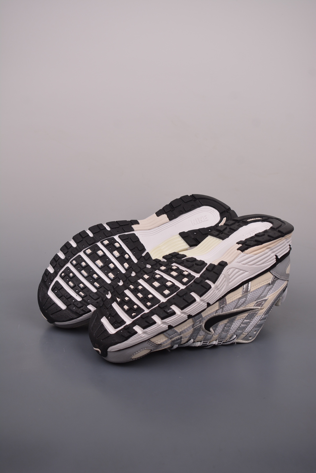 Nike P-6000 PremiumCoconut MilkMetallic Silver FV6603-100