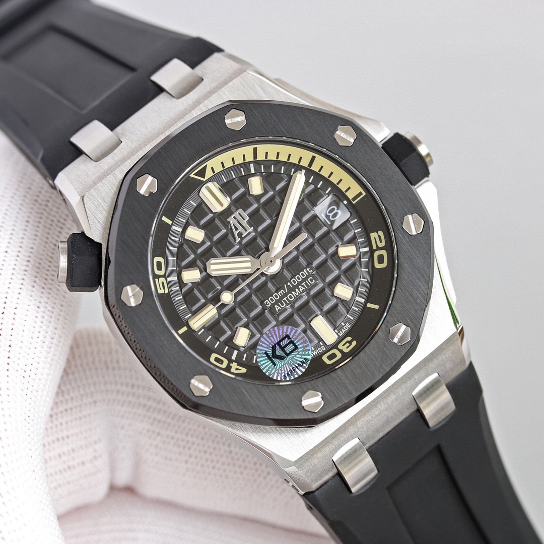 Audemars Piguet Royal Oak Offshore Series 15720CN.OO.A002CA.01