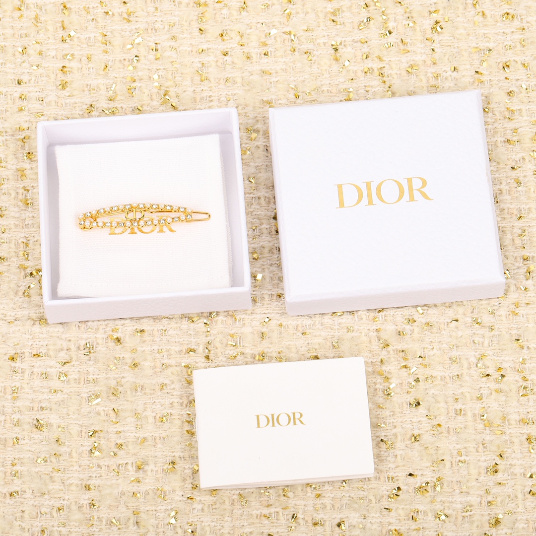 Dior Pearl Crystal Hairpin