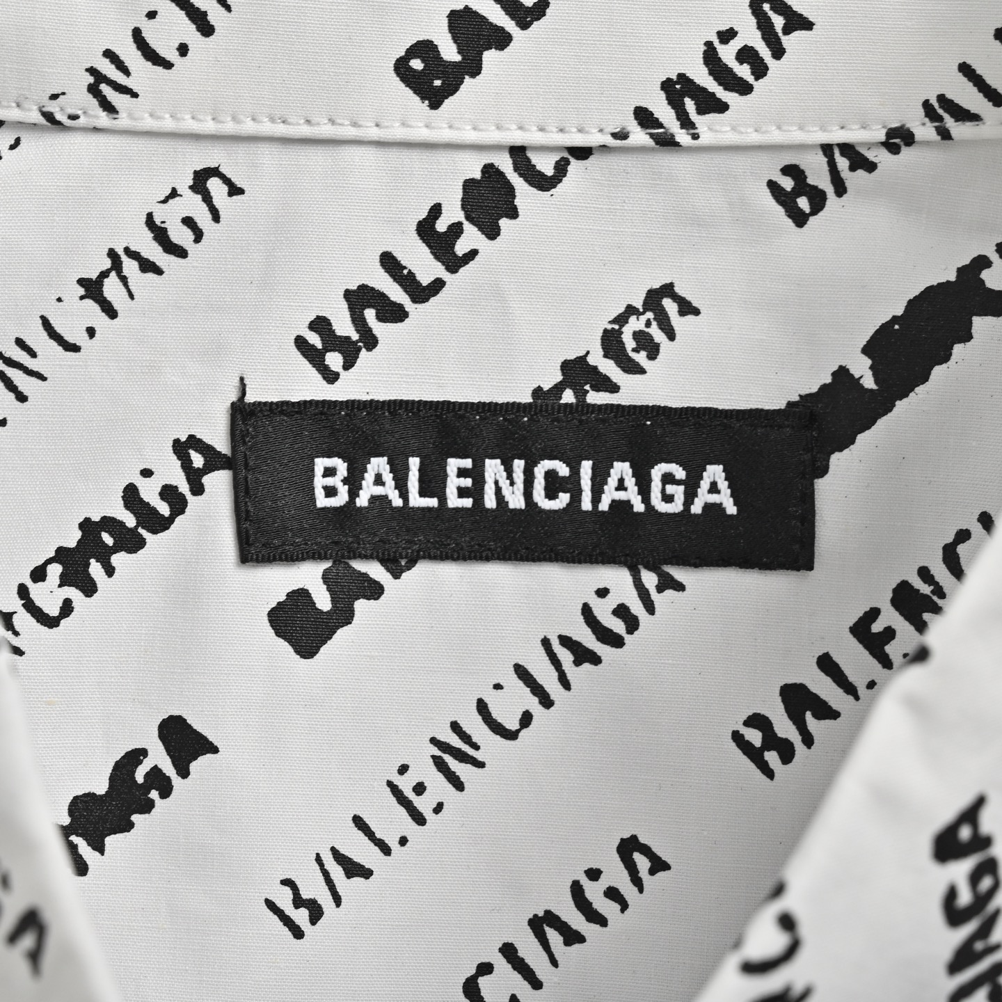 Balenciaga short-sleeved shirt with all-over lettering