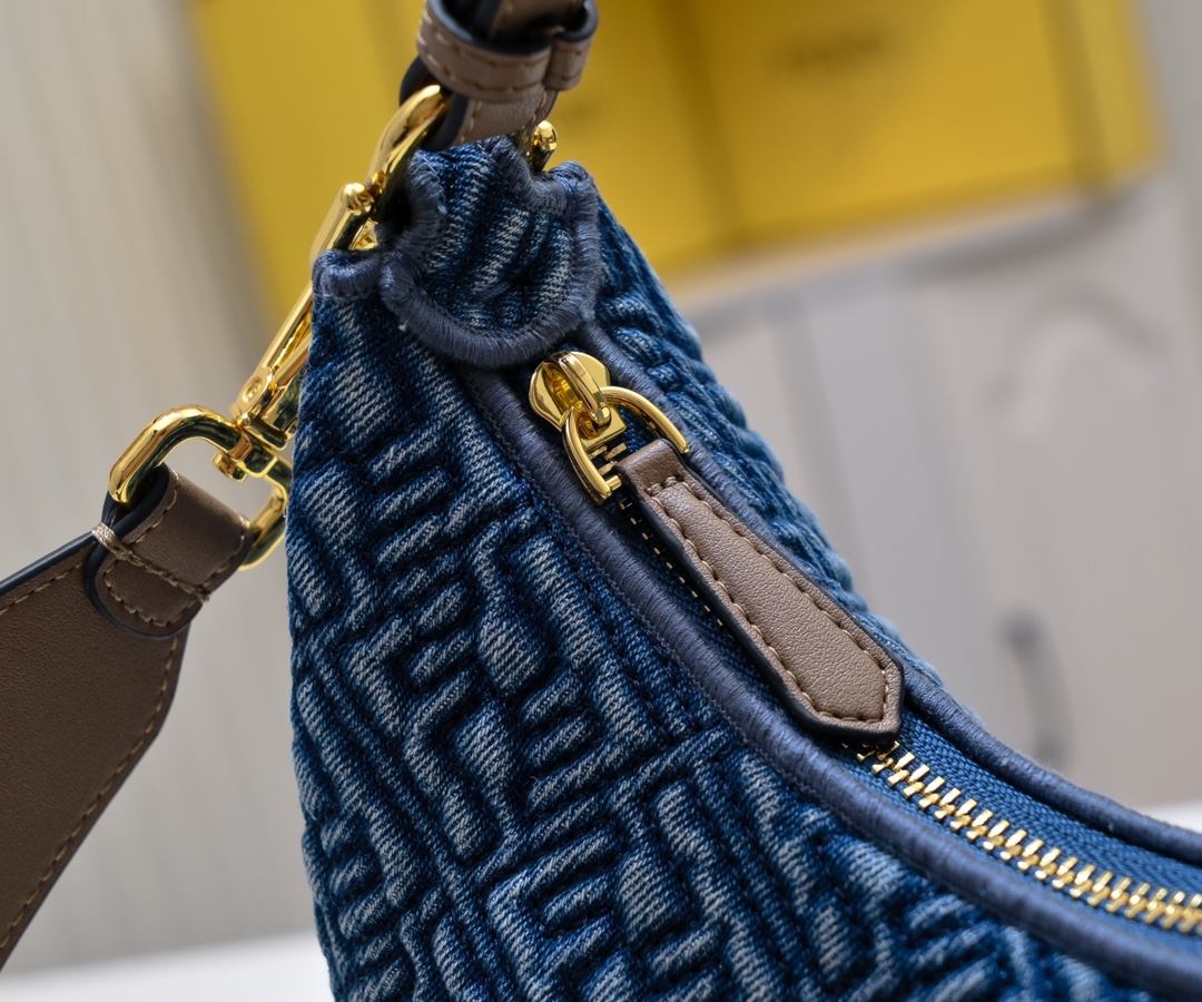 FENDI gray underarm large bag 2196