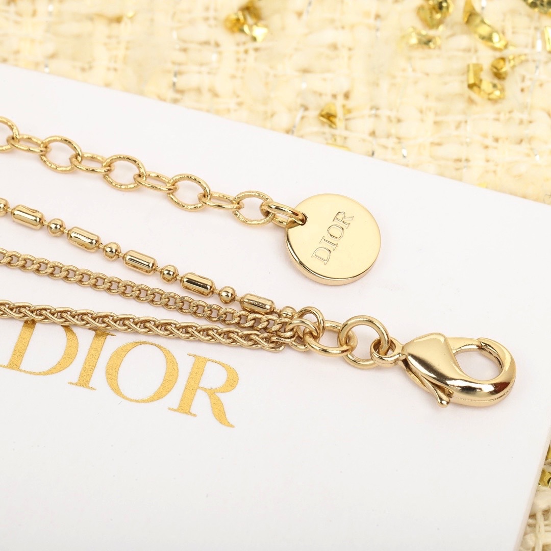 Dior triple chain pearl bracelet