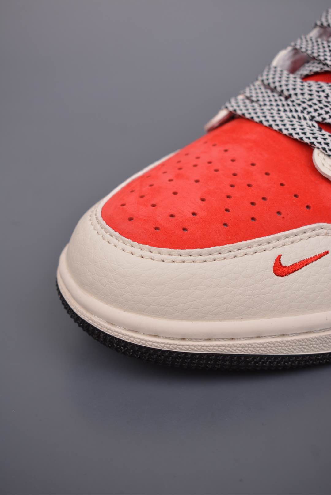 Supreme x Nike Air Jordan 1 Low OG Year of the Snake Beige Red FC1688-203