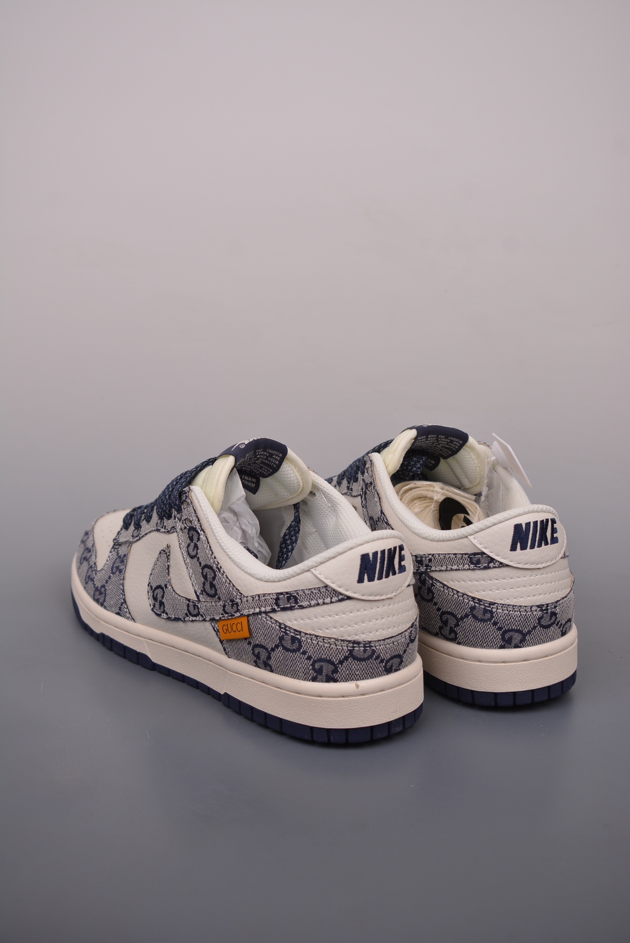 Gucci x Nike SB Dunk Low Esquisite Gucci white and blue BB9676-313