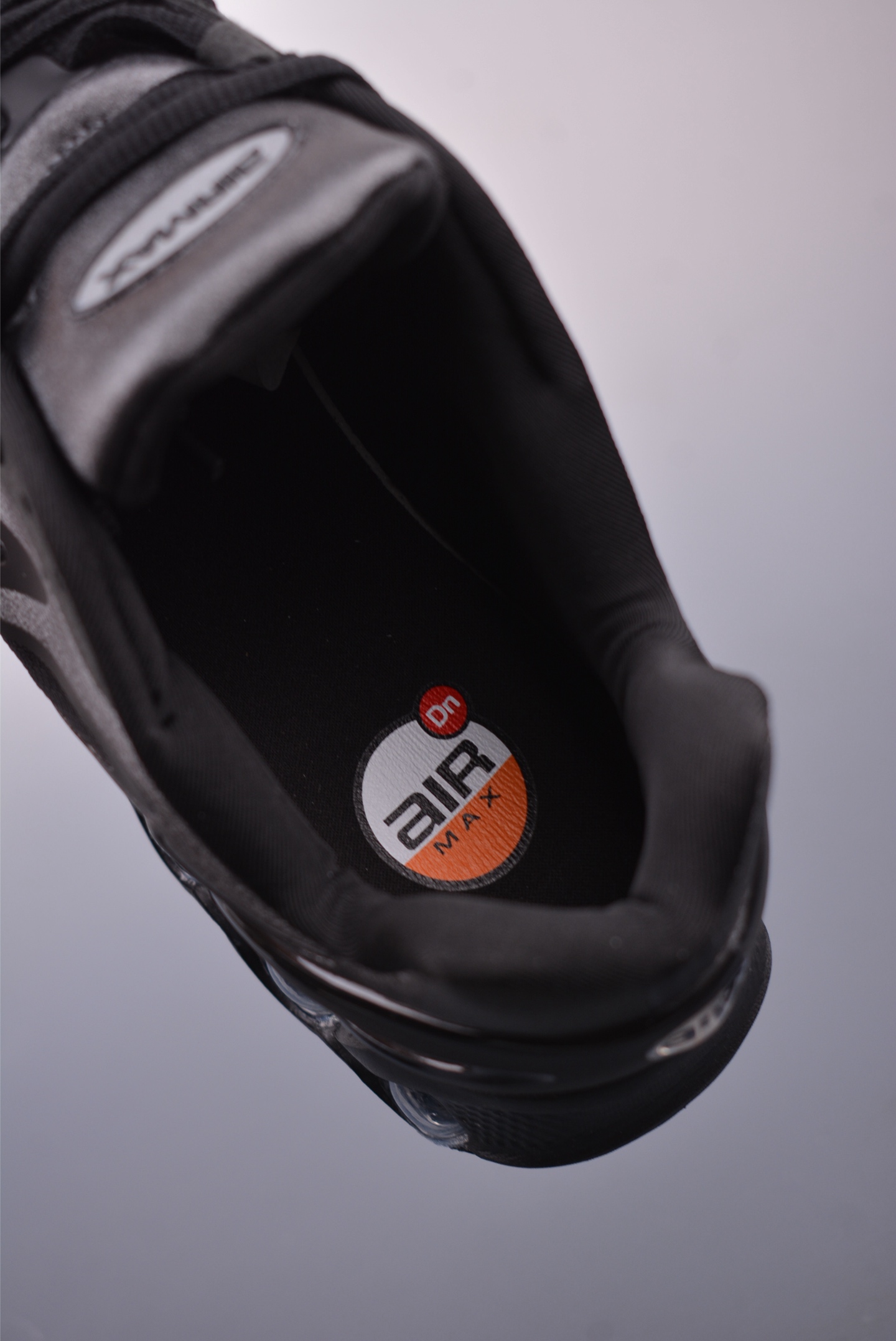 Nike Air Max DN8 running shoes Black Grey Metallic HF5509-002