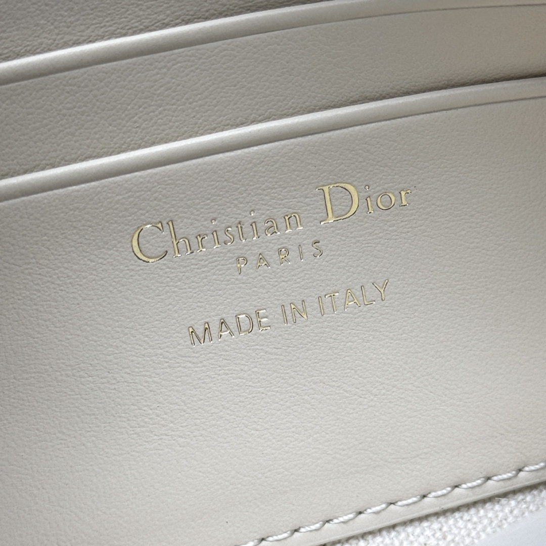 Dior 30Montaigne series mini handbag 2398