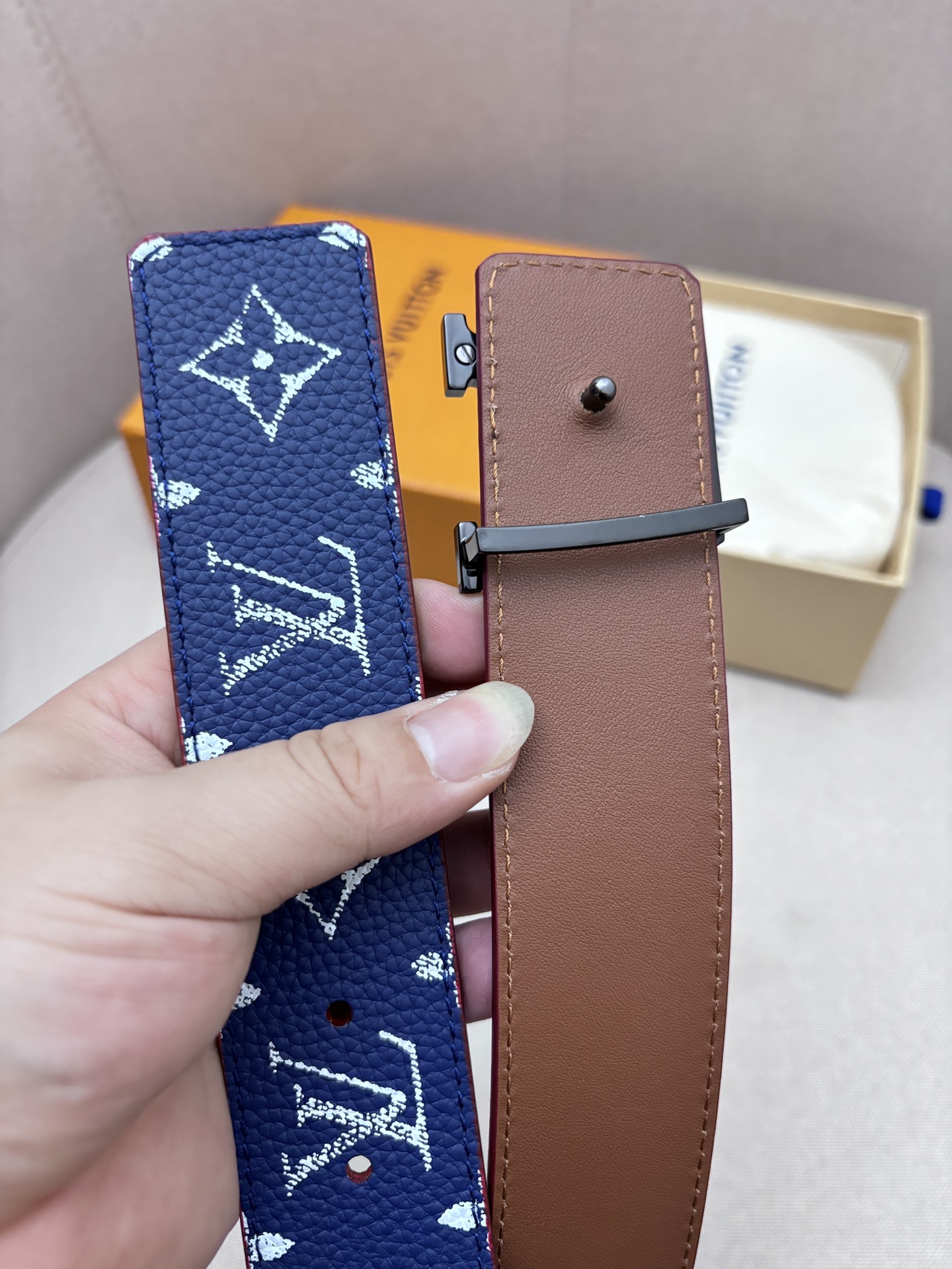 Louis Vuitton Lychee Print Double-Sided Men's Belt, 4CM Width
