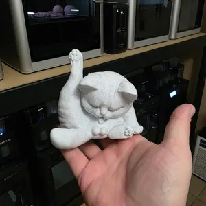 Groom the cat statue