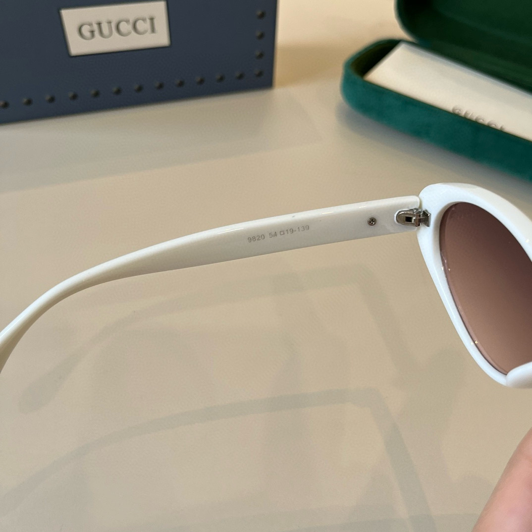 Gucci Round Frame Sunglasses