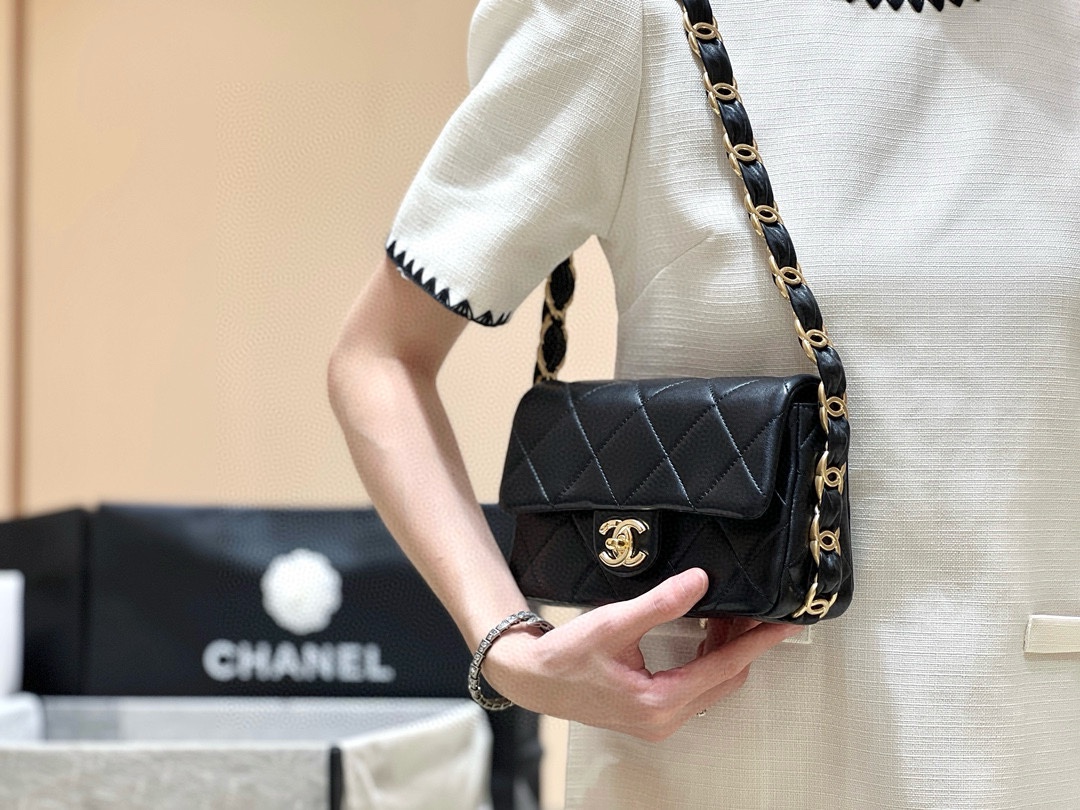 Chanel 24K Autumn and Winter Series Thick Chain Underarm Bag AS5174