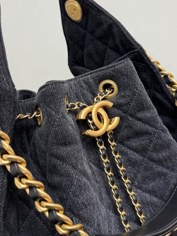 Chanel 25A Bucket Drawstring Bag Denim 99463
