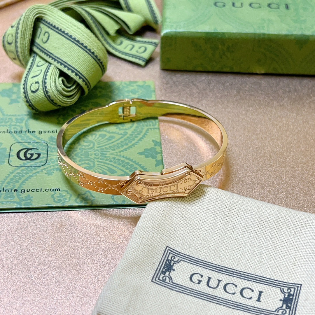 Gucci GG rose gold bracelet