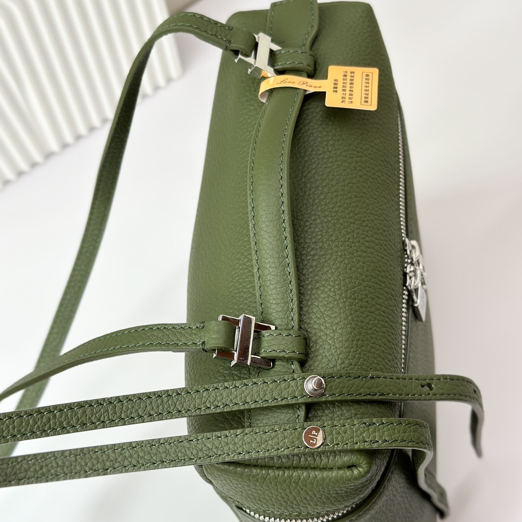 Loro Piana Extra poet L23.5 Square Backpack FAI6491