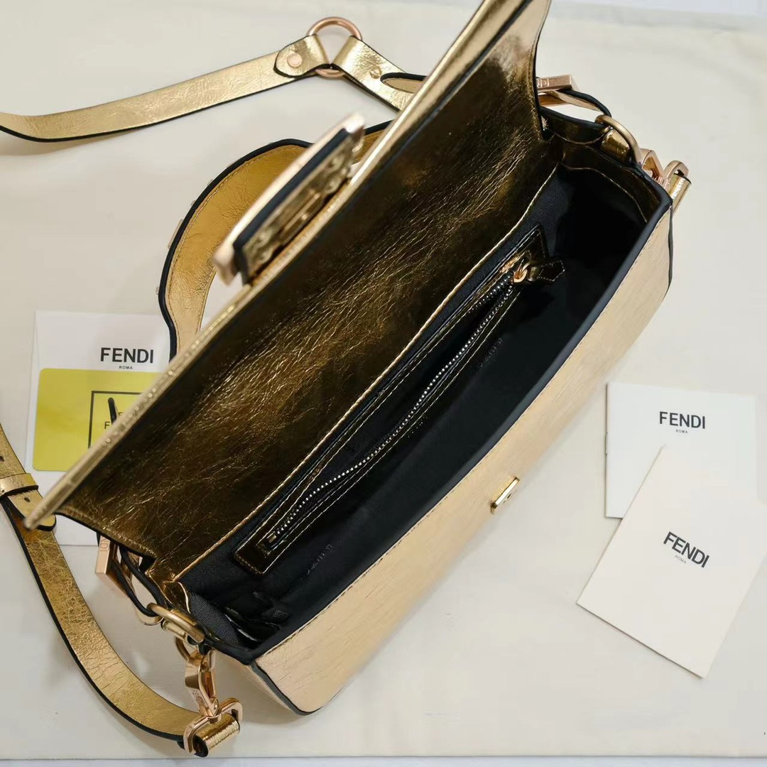 FENDI BAGUETTE handbag 6809