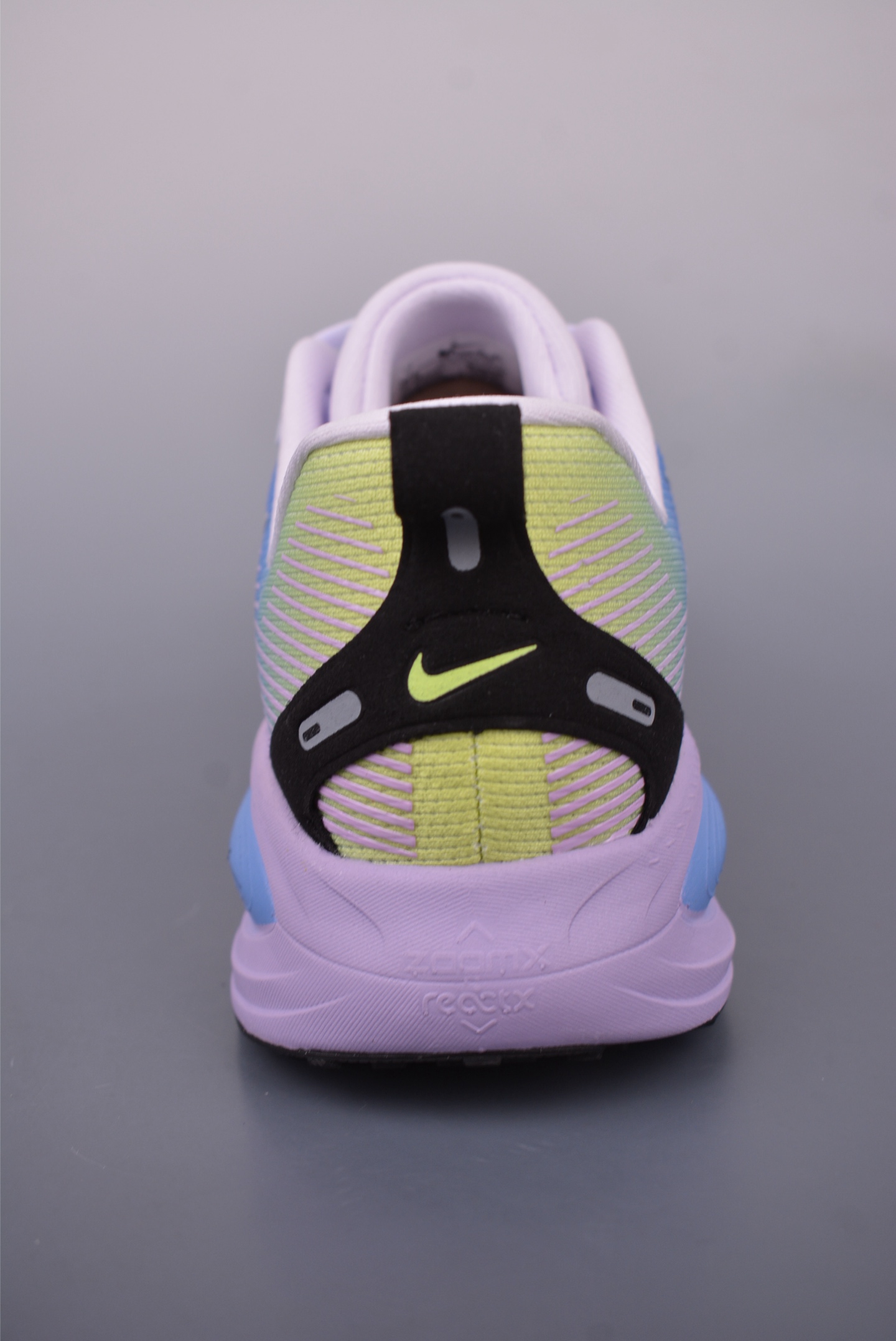 Nike Vomero 18 ZoomX 