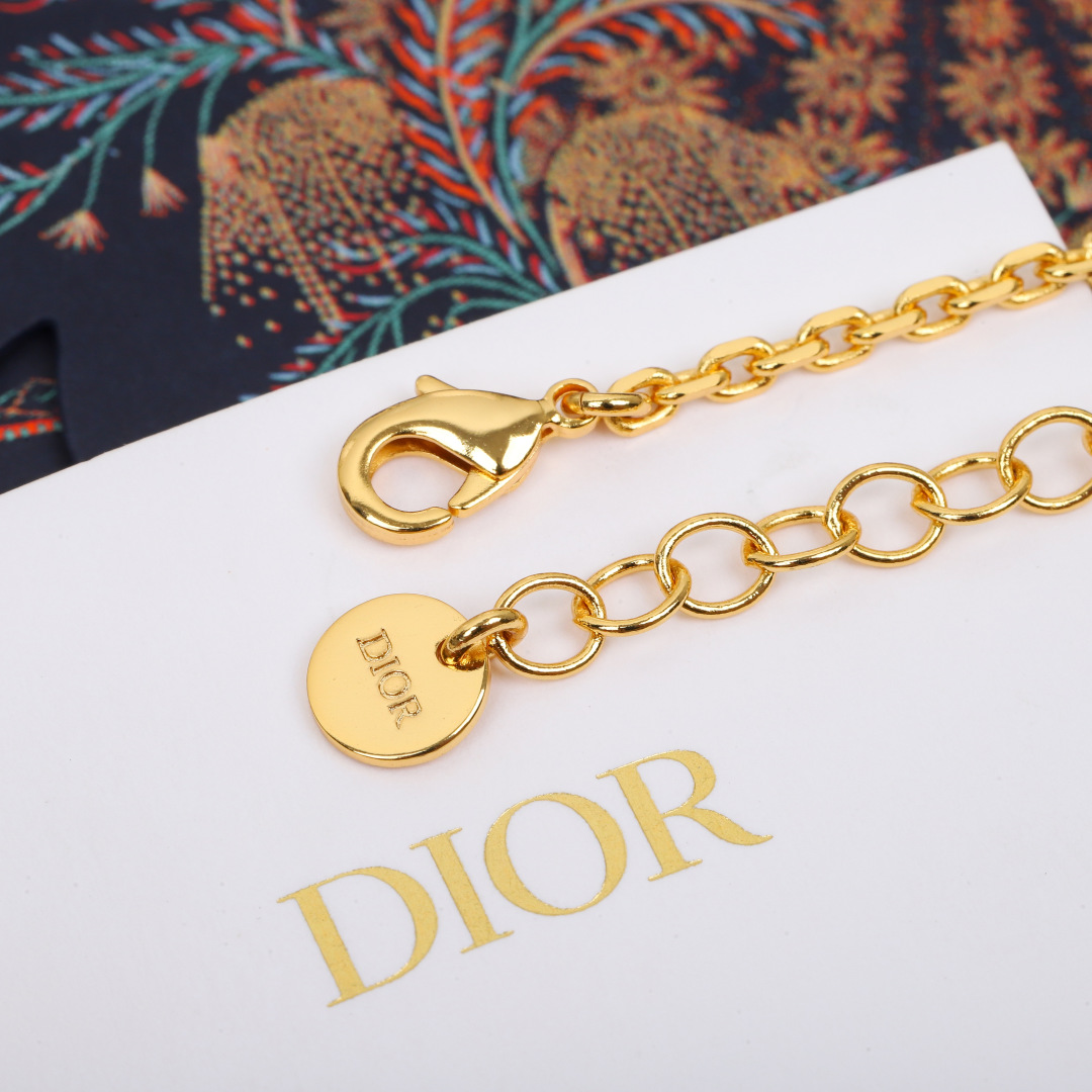 Dior black round necklace
