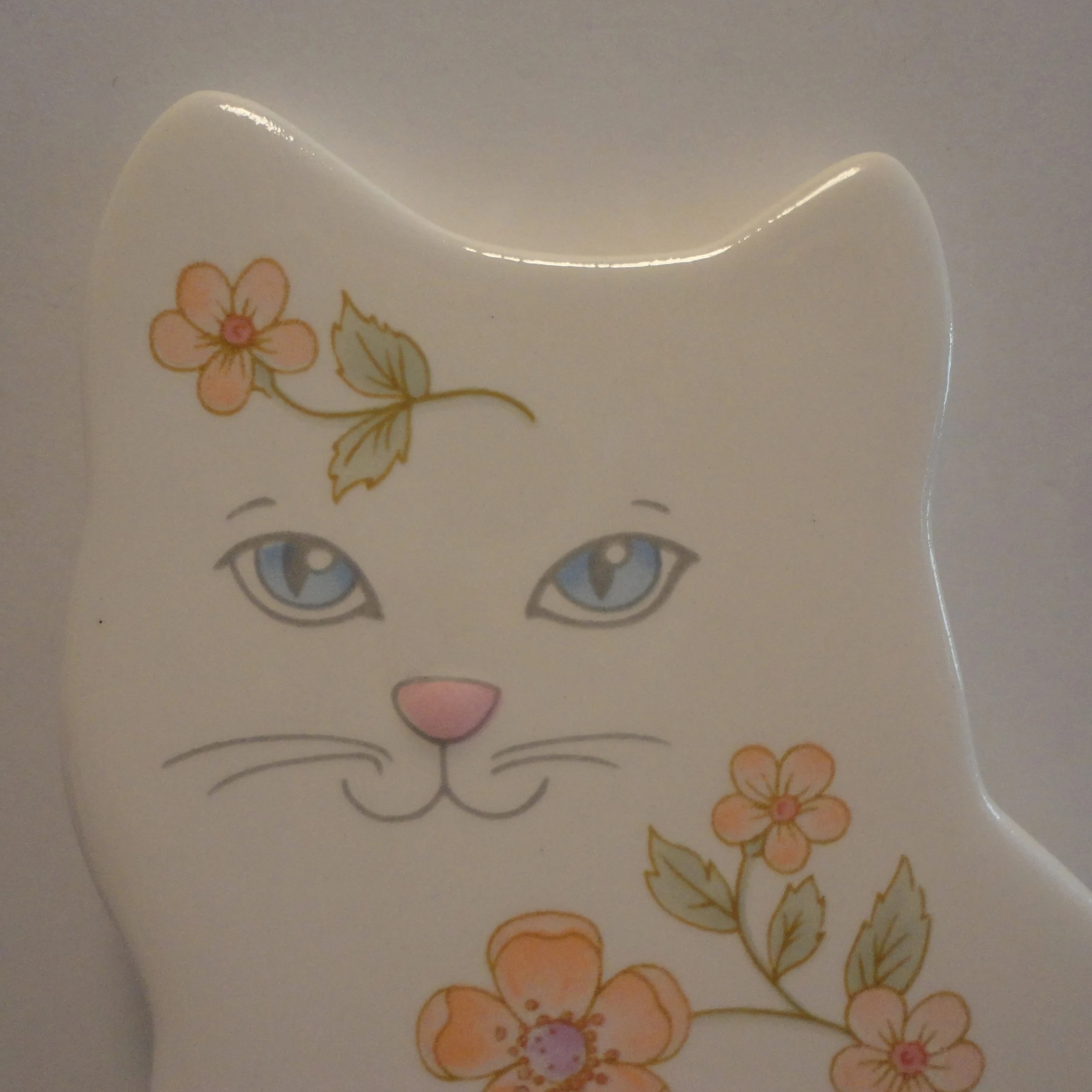 💗🎁 Mother's Day Gift - Vintage Ceramic Cat Light Switch Cover – 1980s Pastel Home Decor