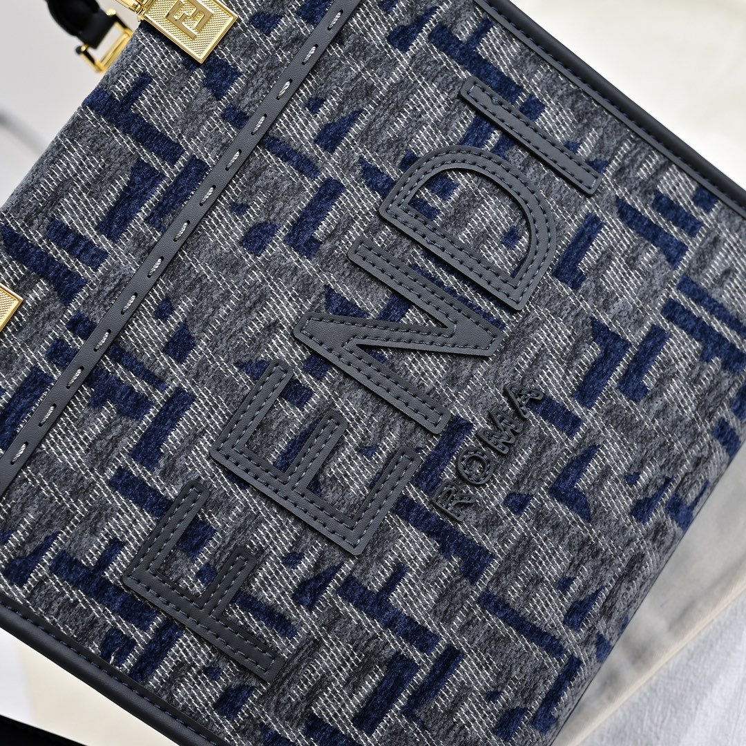 FENDI 0FÉŃĎI TOTE BAG 3364