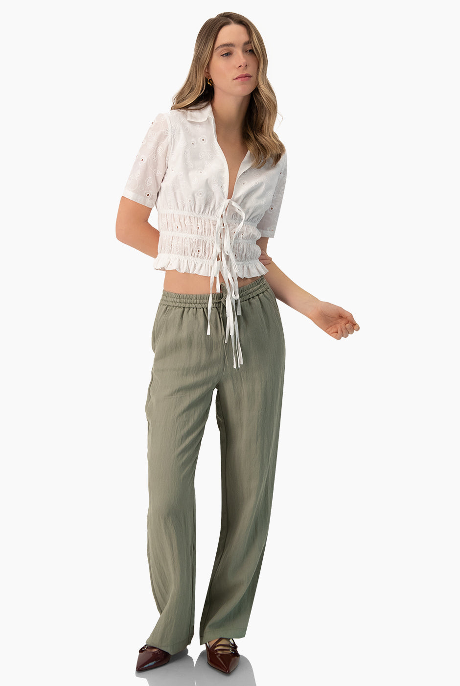 Blusa de manga corta y cintas