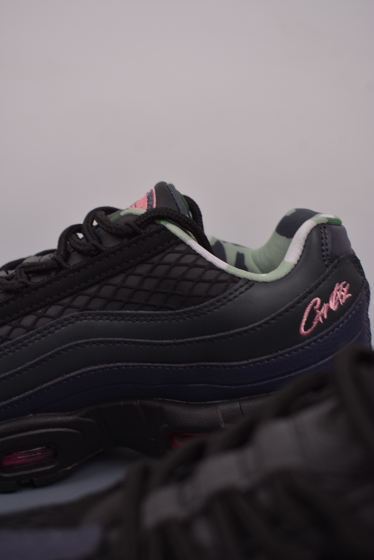 NIKE Air Max 95 air cushion running shoes black blue camouflage
