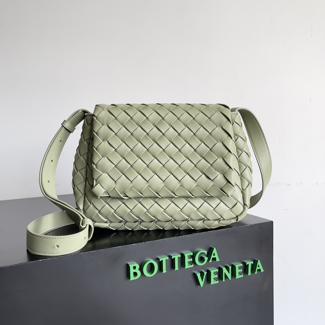 Bottega Veneta Cobble Bag 755659