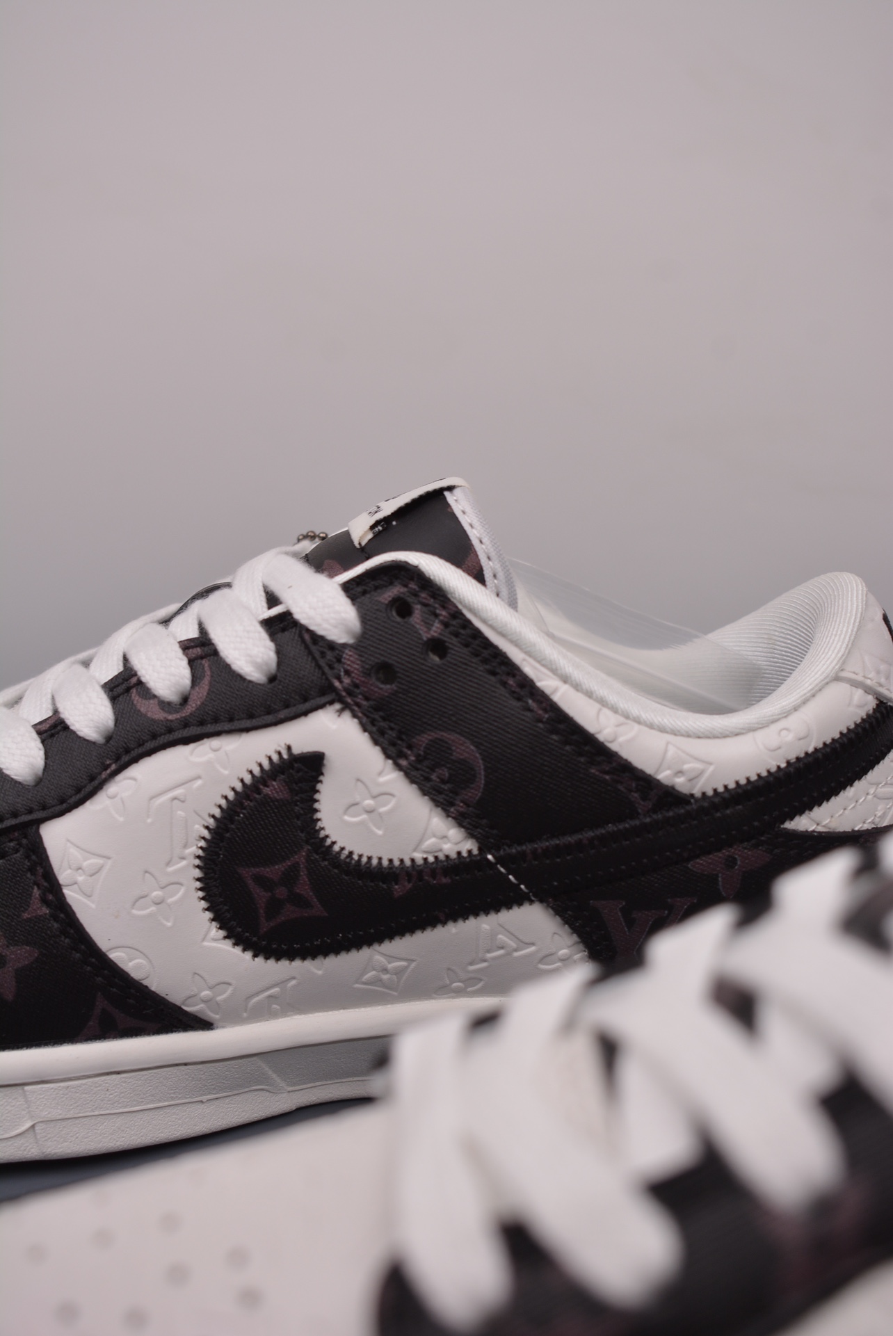 Louis Vuitton x Nike SB Dunk Low LV Monogram black, brown and white DQ1098-361