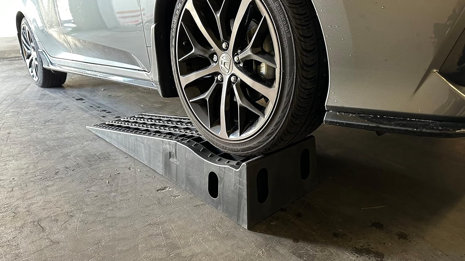MaxxHaul Detachable Extendable Car Ramp Set