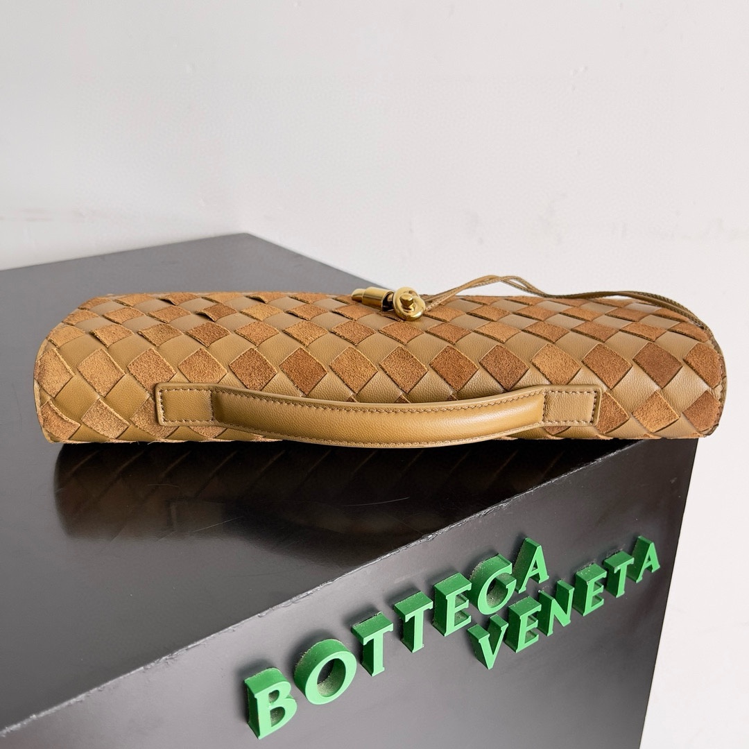 Bottega Veneta Andiamo Evening Clutch 741511