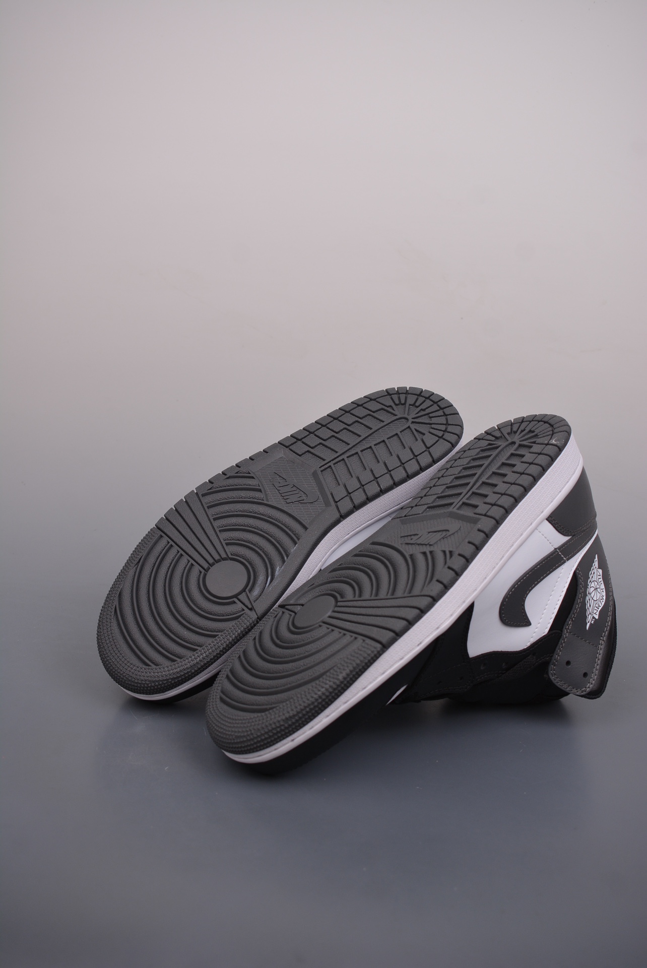 Air Jordan 1 Mid Black Grey  DQ8426-001