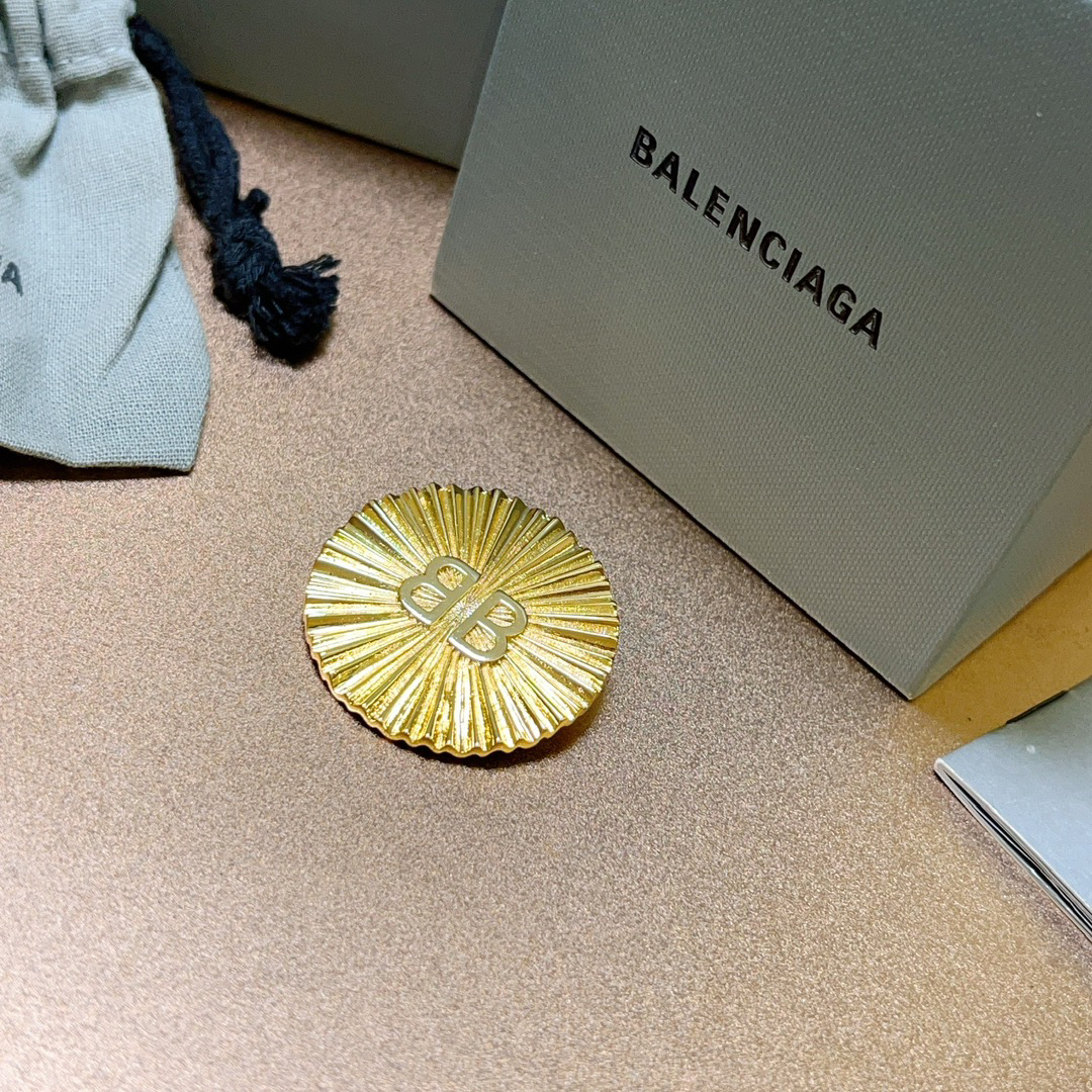 Balenciaga simple floral brooch
