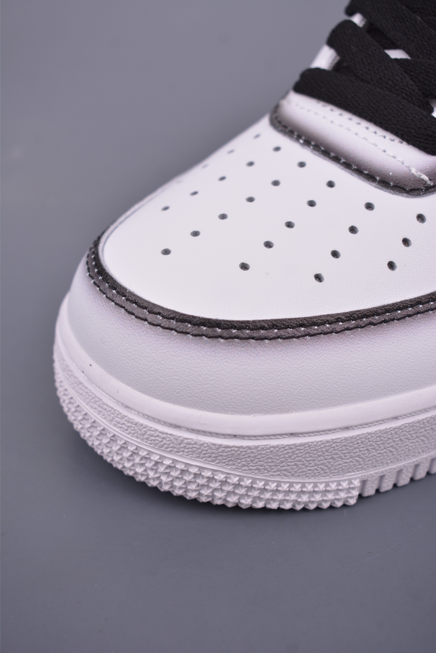 Nike Air Force 1'07 Low Sneakers White and Black Second Dimension ZH0316-075