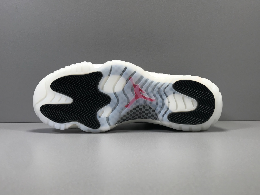 Nike Air Jordan 11 Retro Low