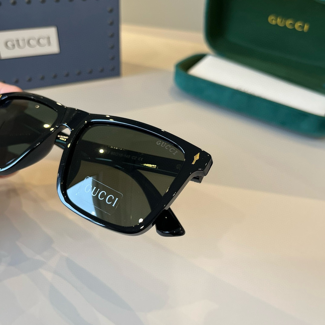 Gucci Square Frame Sunglasses