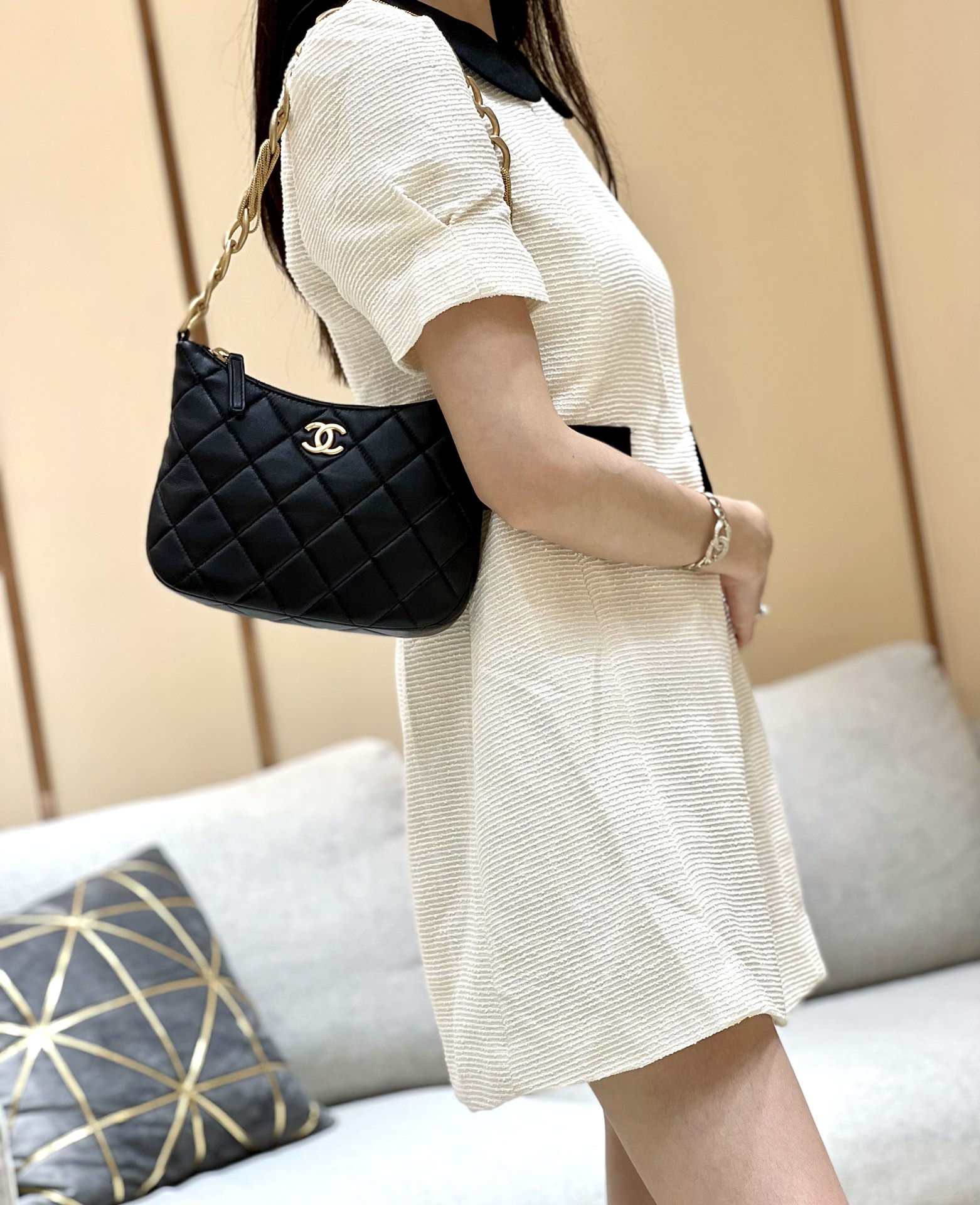 Chanel 23A High-end Handcraft Series Hobo Underarm Bag 4220