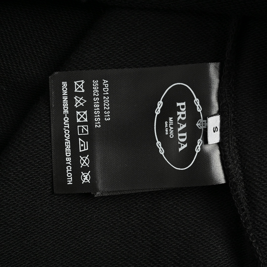 Prada 24Fw round neck sweatshirt with triangle logo