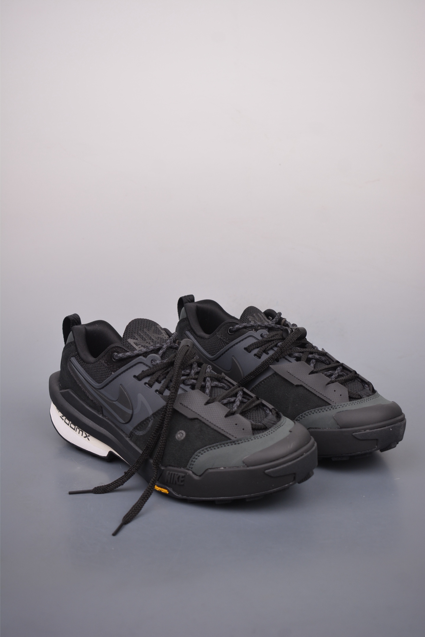 Sacai x NIKE Zegama Dome SP Black Grey running shoes HQ8618-001