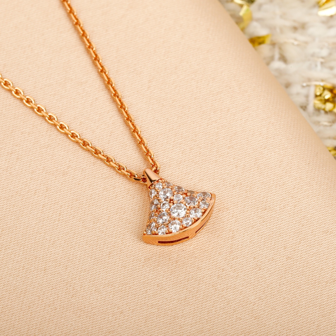 Bulgari small fan-shaped full diamond necklace