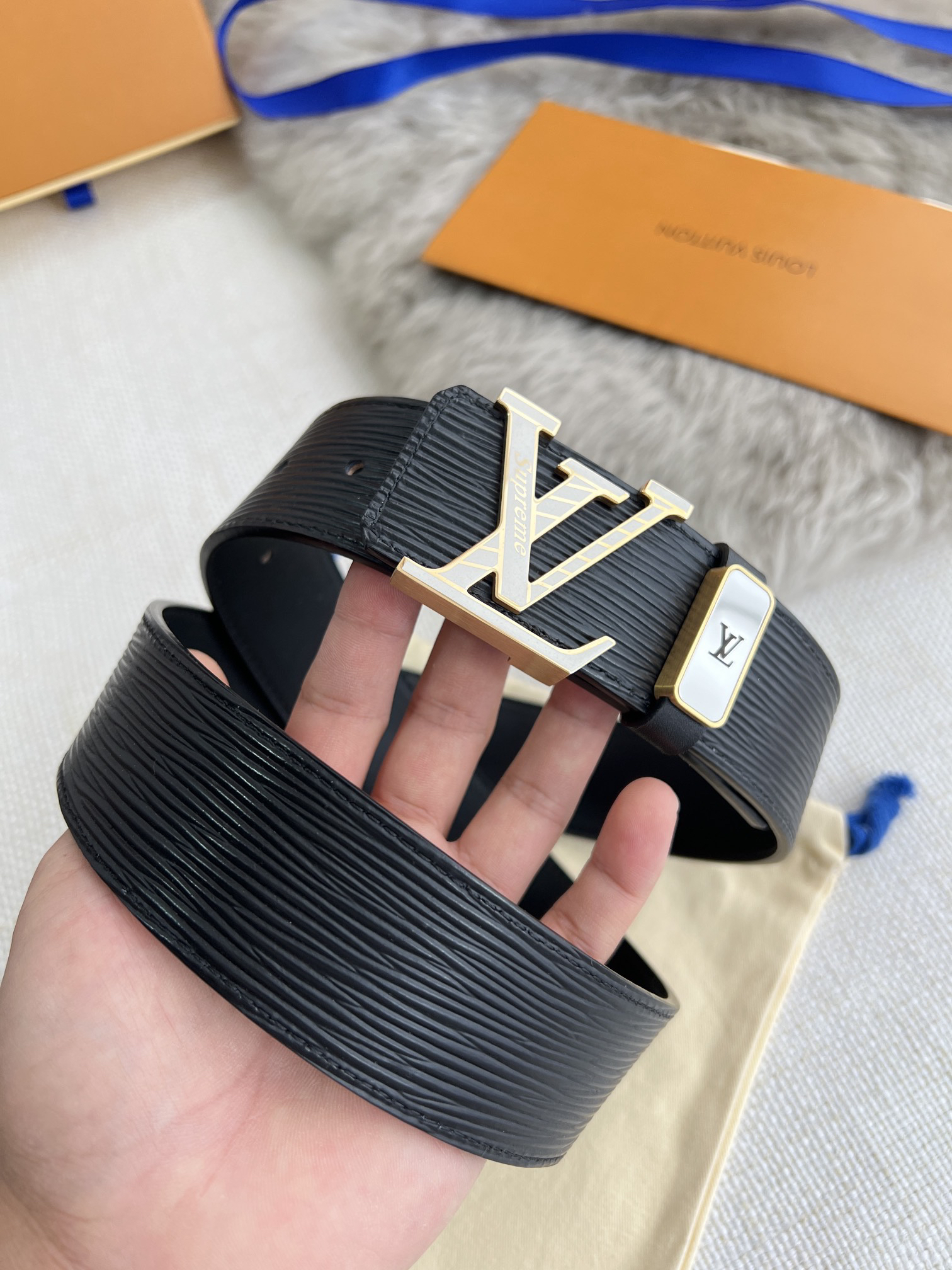 Louis Vuitton ripple leather belt, 3.8cm wide
