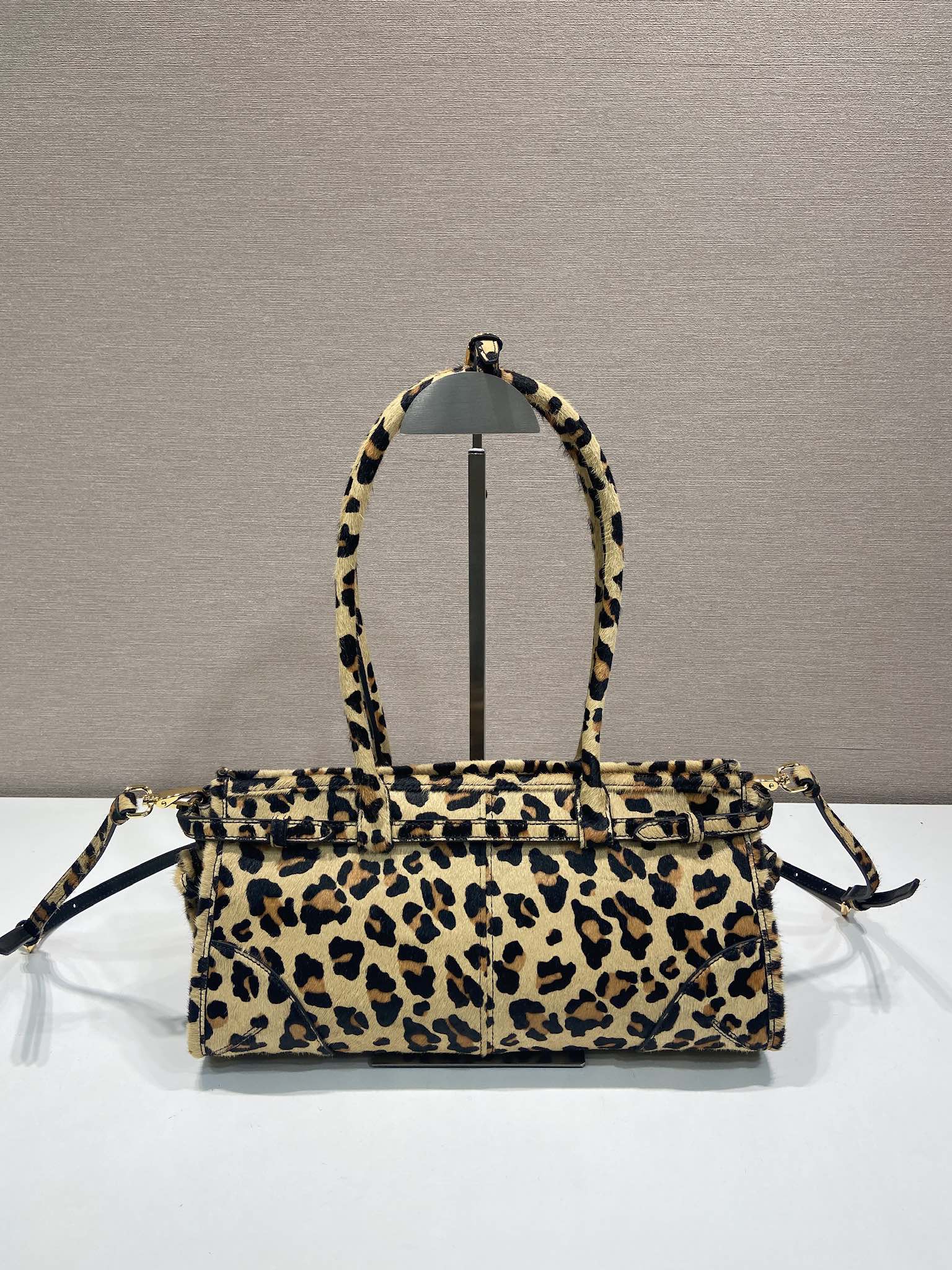 Prada lussolf handbag 1BA426
