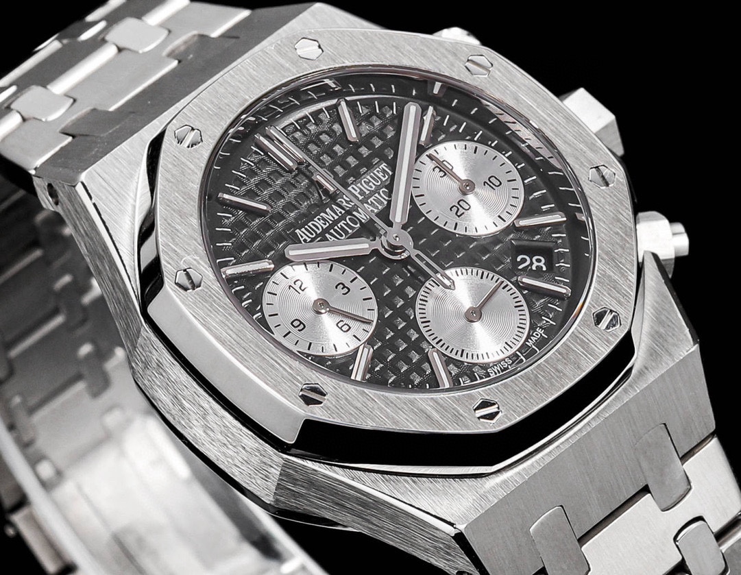 Audemars piguet Royal Oak series 26715BC.ZZ.1356BC.01