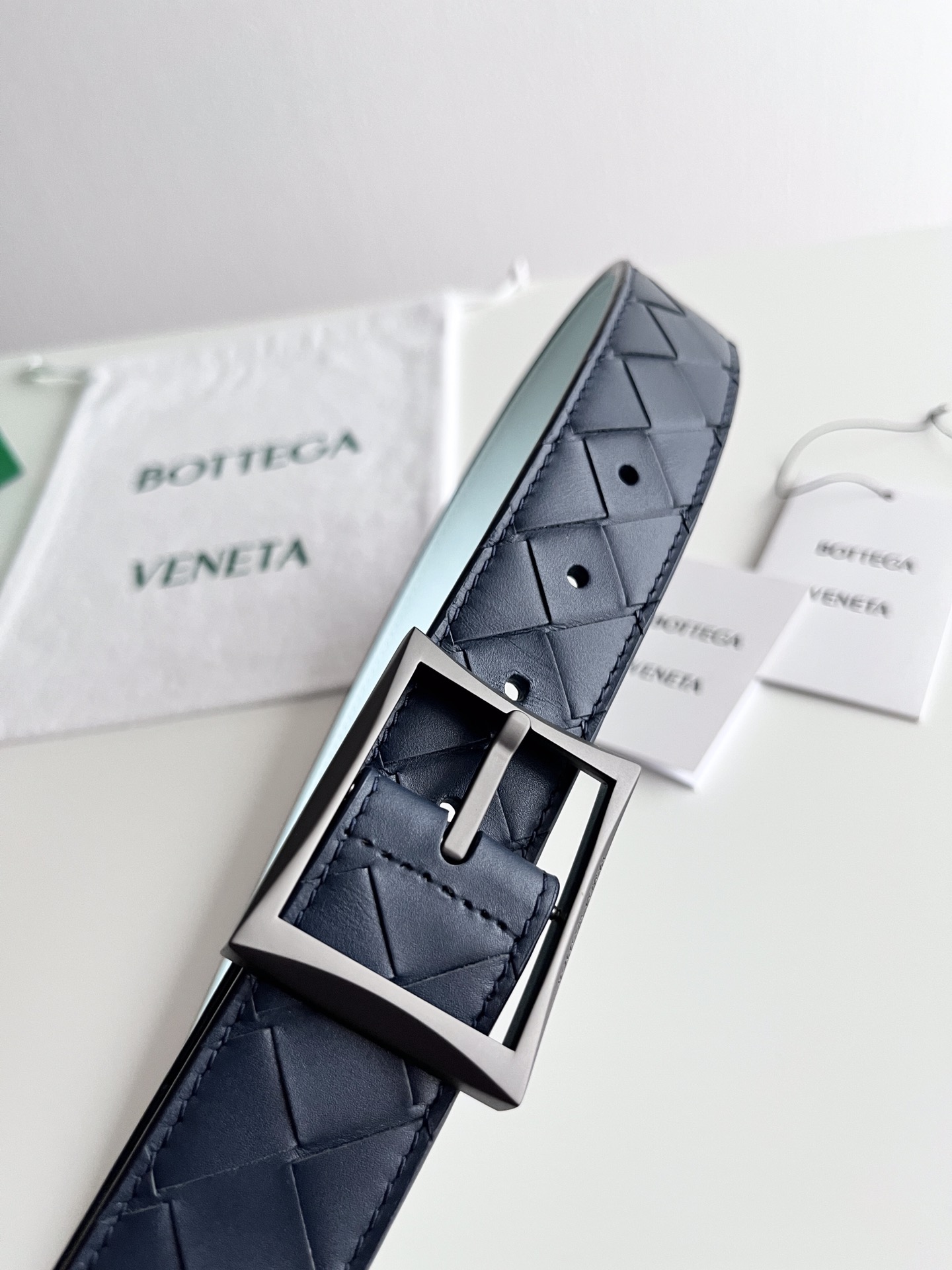 Bottega Veneta intreccio woven cowhide double-sided waistband with a width of 3.5cm