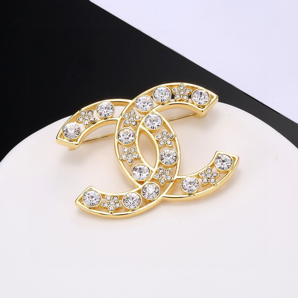 Chanel Hollow Diamond Brooch