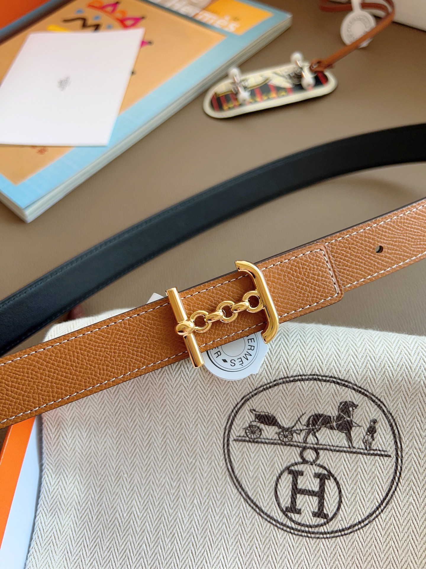 Hermès 2025 New Women's Double-Sided Belt 2.4cm Width