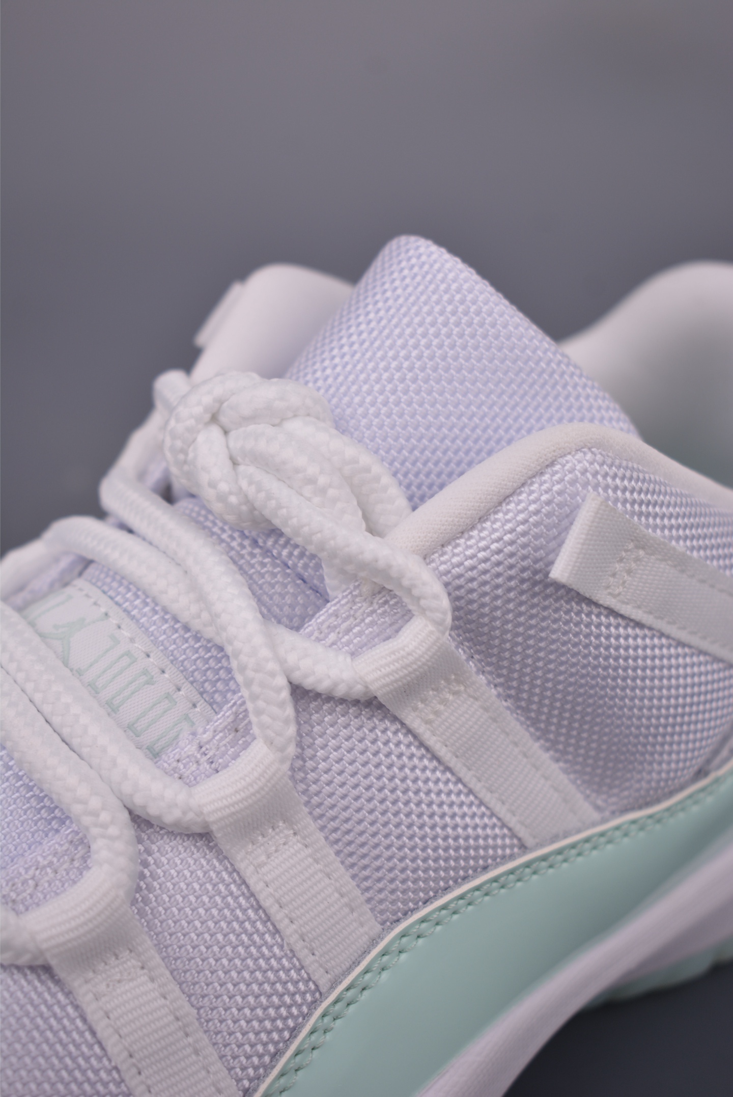 Air Jordan 11 Retro Low 'Igloo' AH7860-103