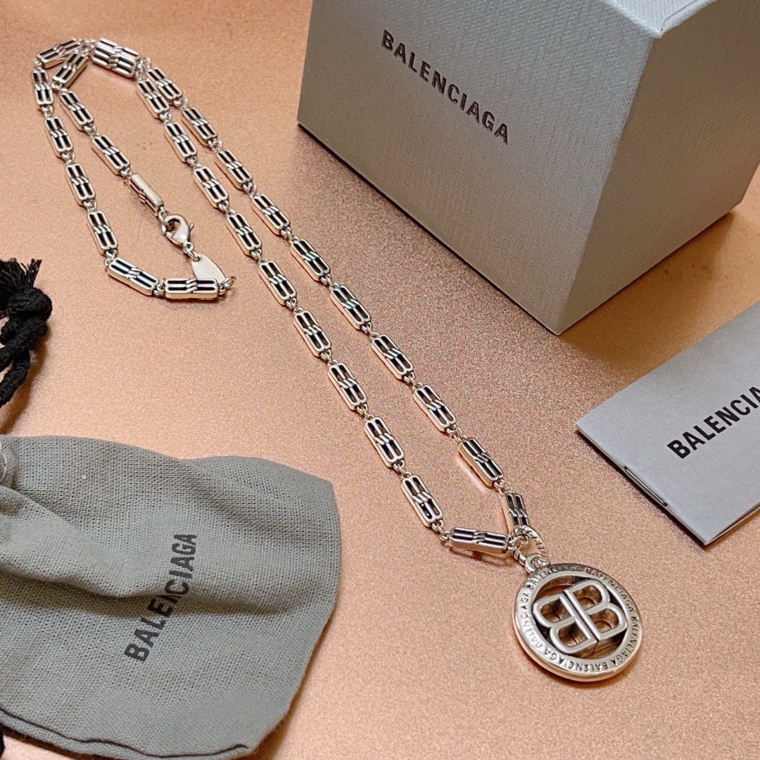 Balenciaga BB Round Brand Chain Vintage Necklace