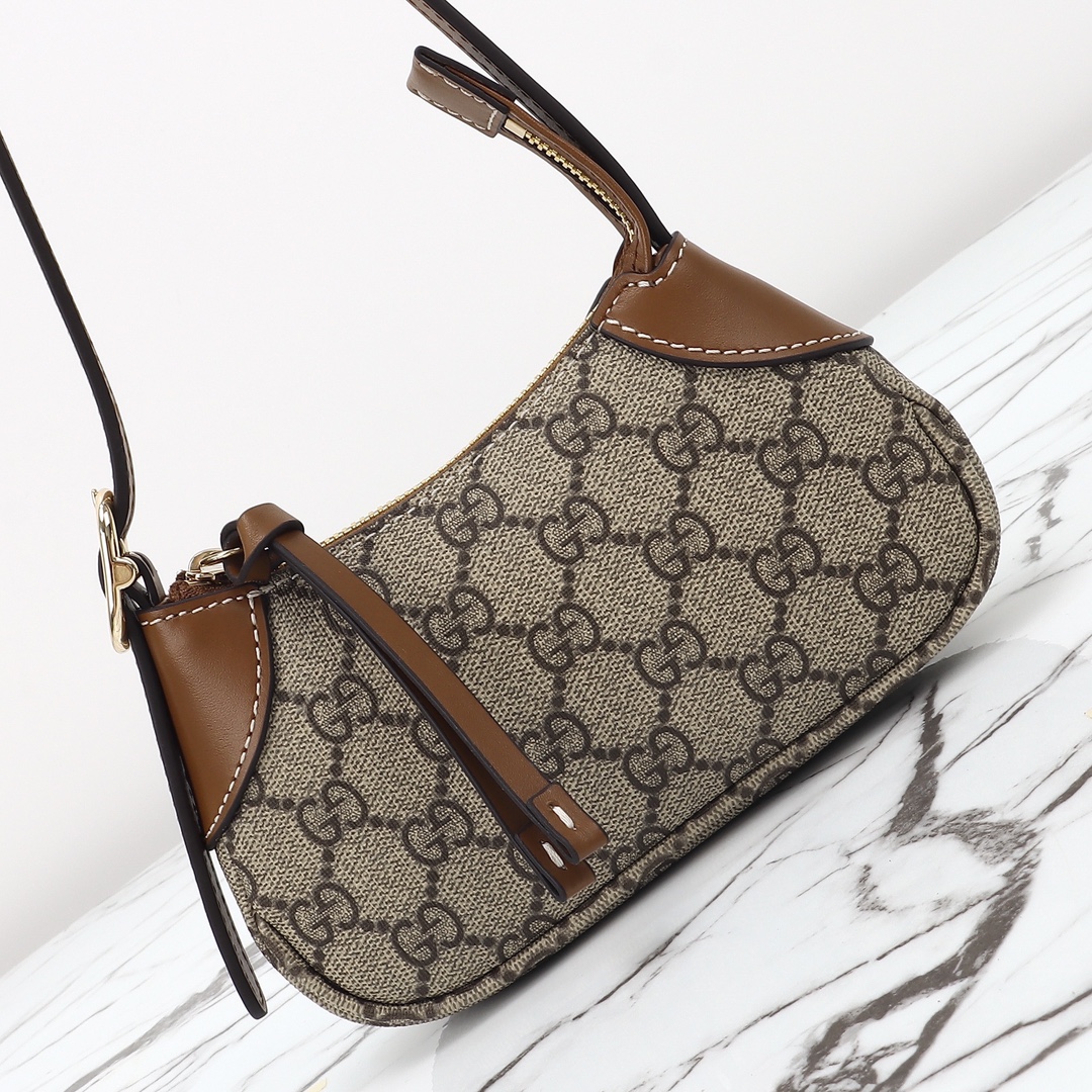 Gucci GG Emblem small shoulder bag‎ 820696 FAD6L 9741