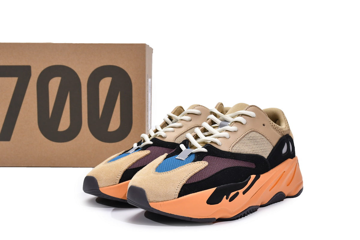 700