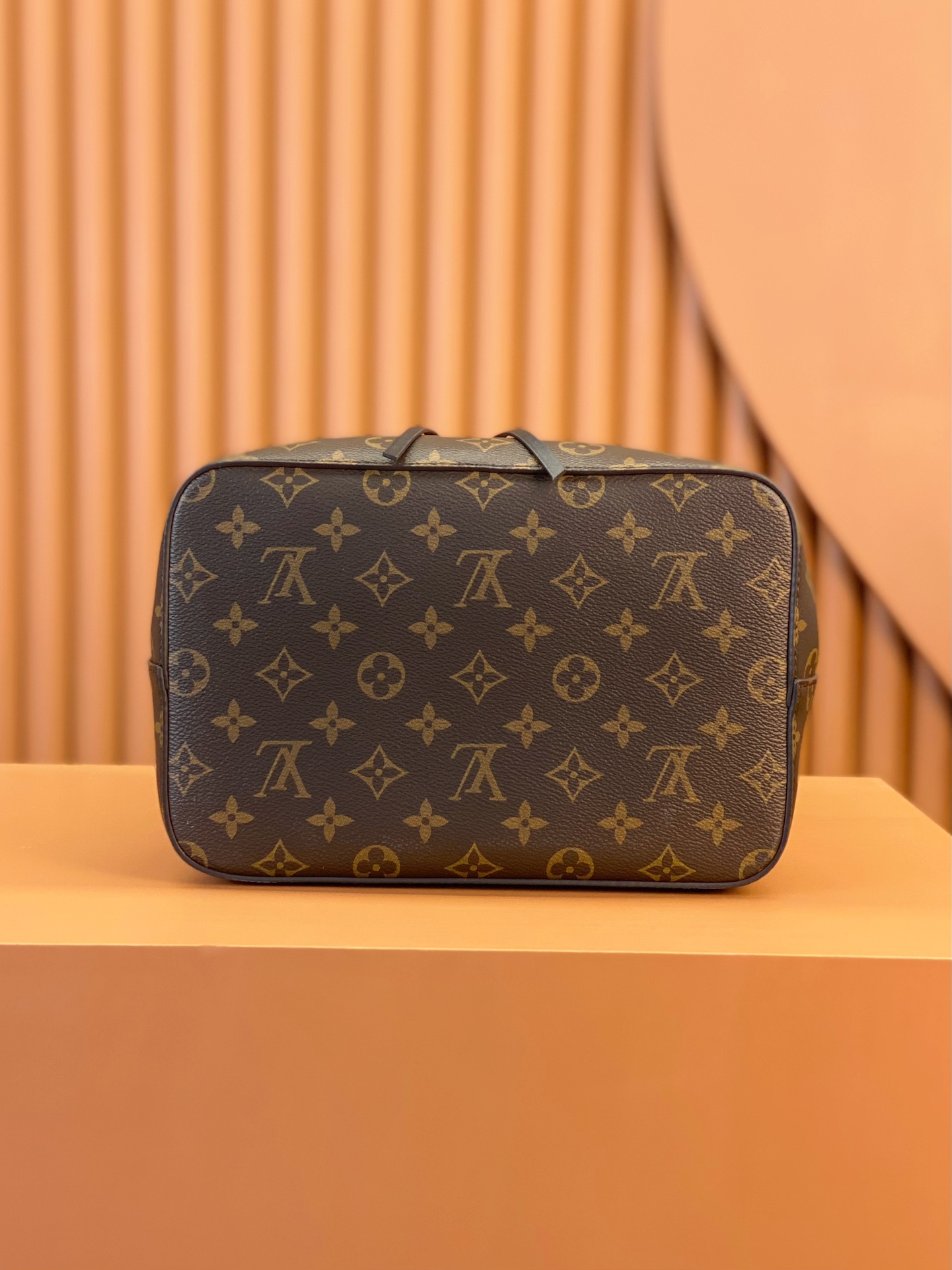Louis Vuitton NÉONOÉ Medium Handbag M44020